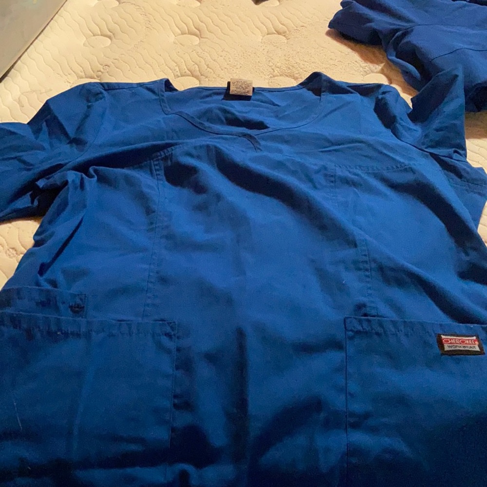 Cherokee scrub top